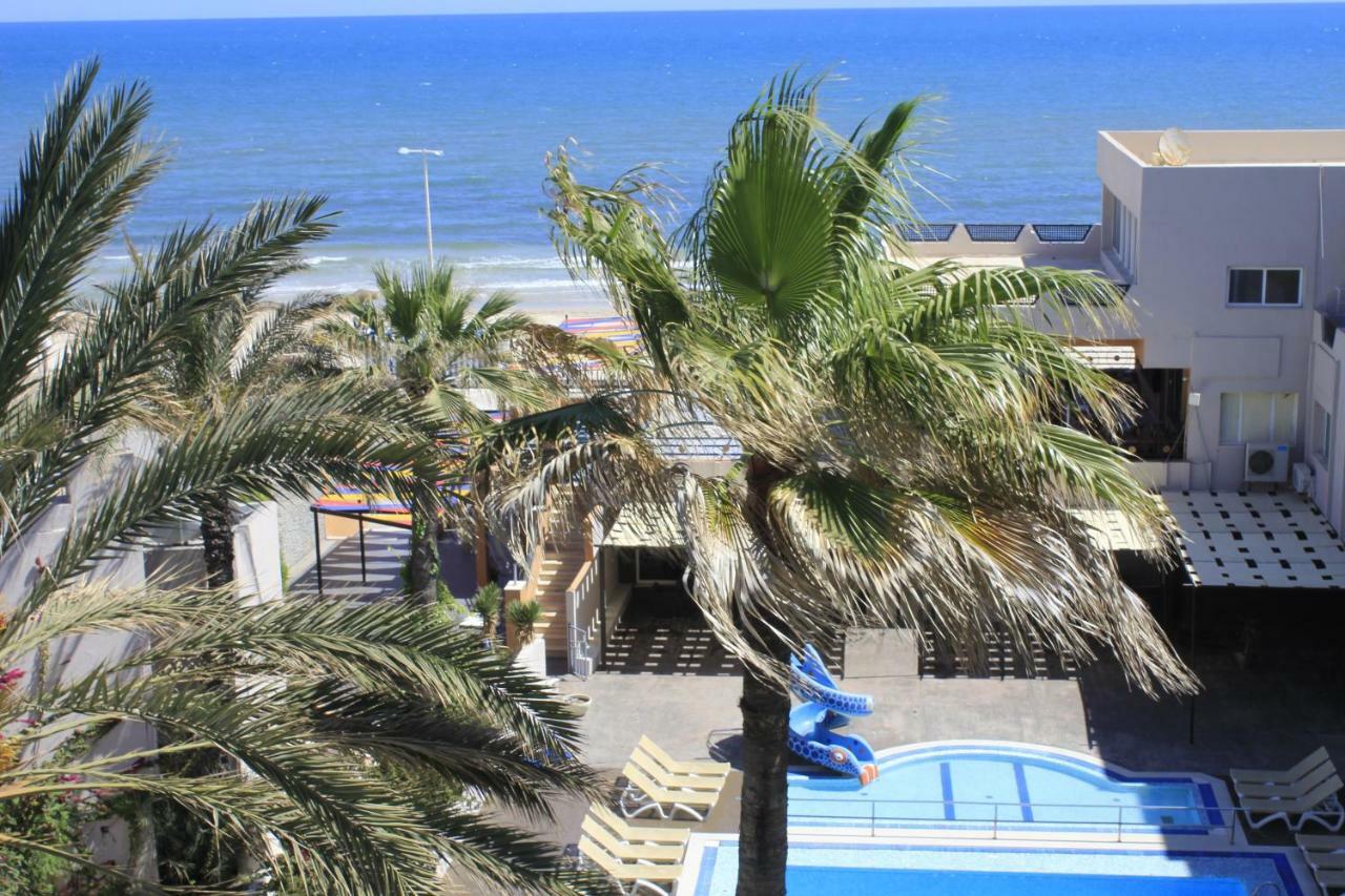 & Hotel