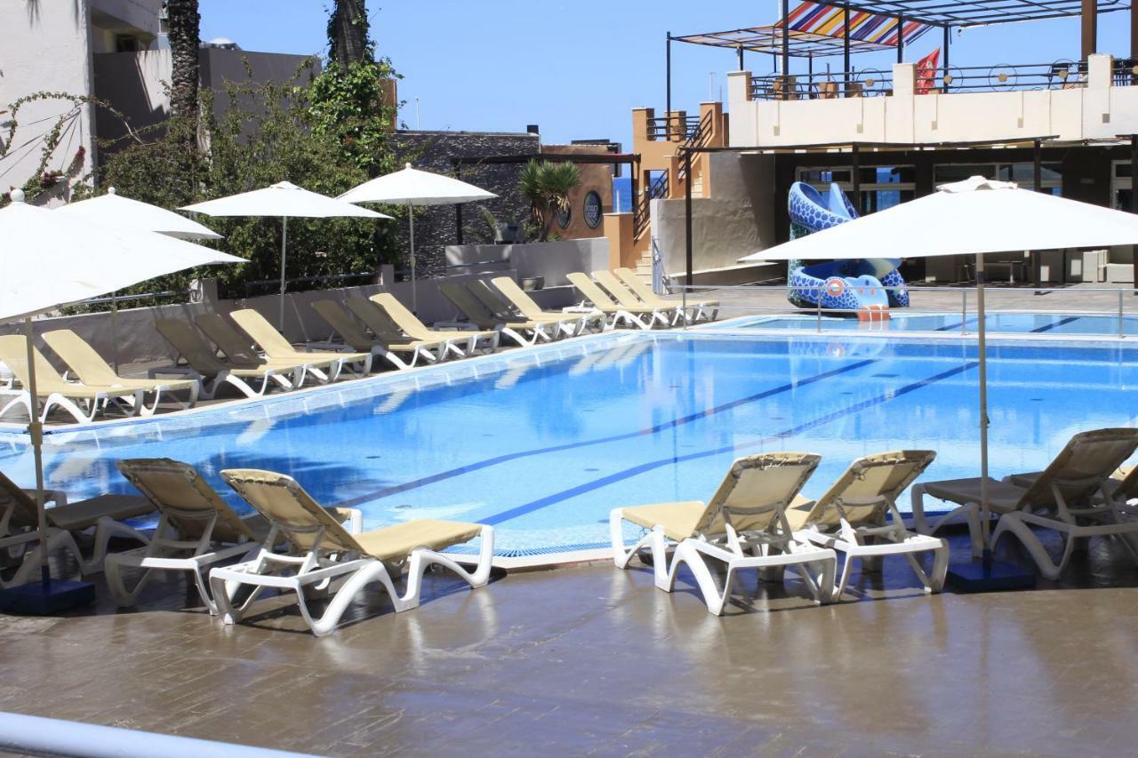 Hotel &