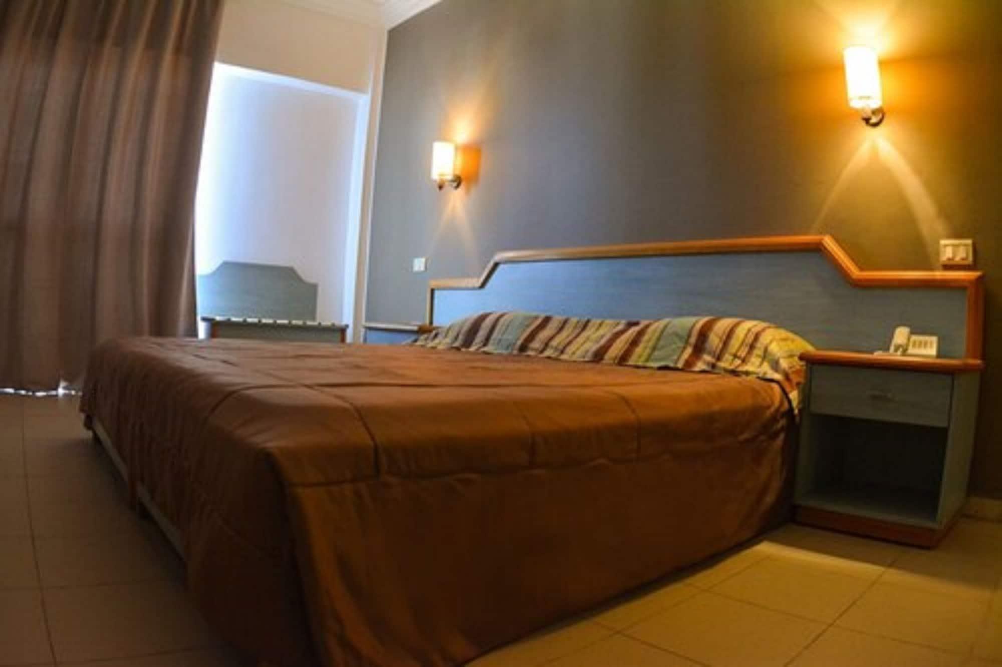 Hotel & 3*